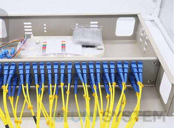 Hộp ODF 48FO đầy đủ phụ kiện Hộp ODF 48FO đầy đủ phụ kiện