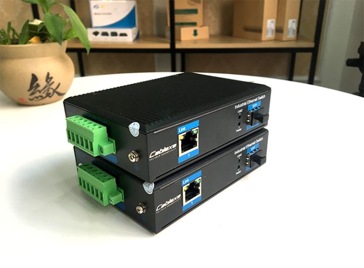 Switch công nghiệp IES7211-1GE1GF-CA