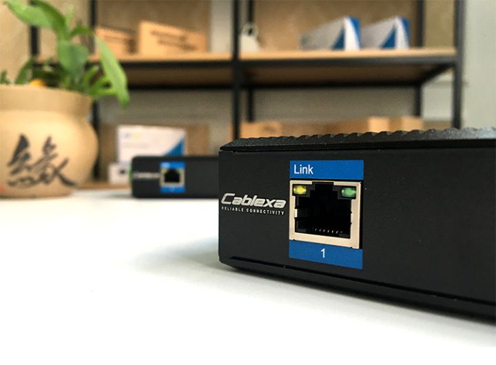 Các cổng giao tiếp trên Switch công nghiệp IES7211-1GE1GF-CA