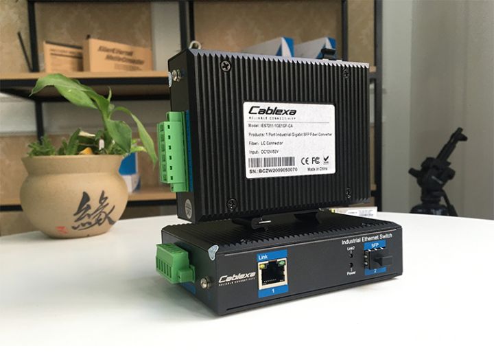 IES7211-1GE1GF-CA và IES7211-1PGE1GF-CA