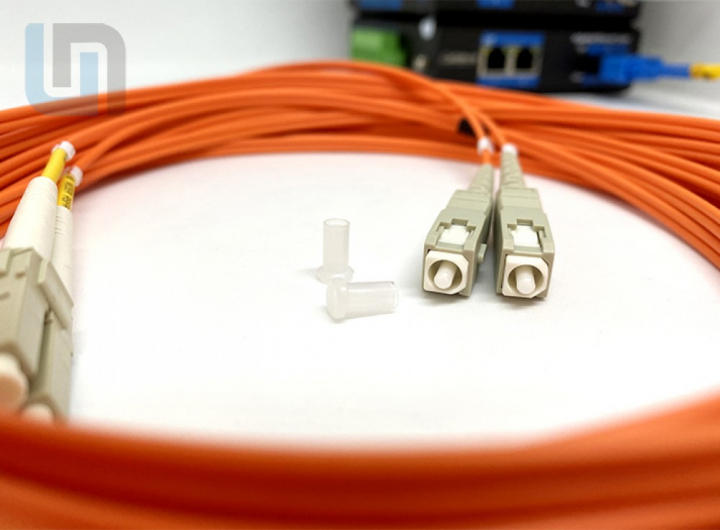 dây nhảy quang LC-SC 10M